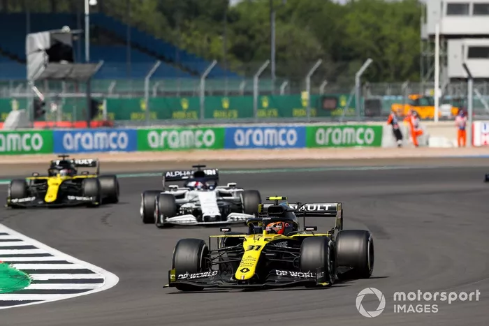 Esteban Ocon, Renault F1 Team R.S.20, Daniil Kvyat, AlphaTauri AT01, Daniel Ricciardo, Renault F1 Team R.S.20