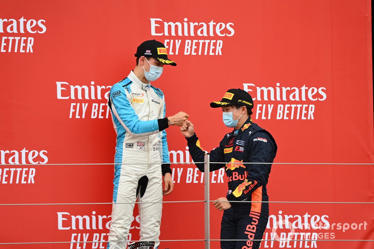 Jack Aitken, Campos Racing e il vincitore della gara Yuki Tsunoda, Carlin sul podio