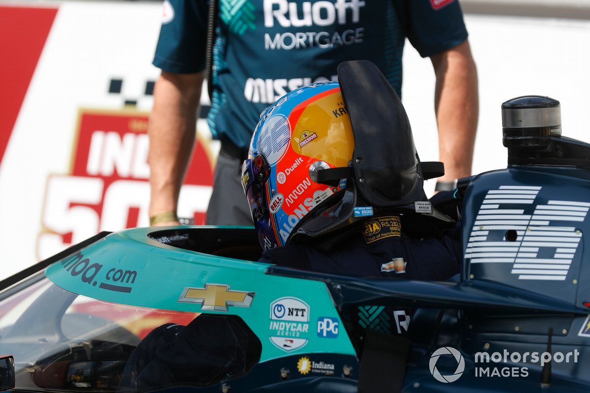 El casco de Fernando Alonso en las 500 millas de Indianápolis 2020
