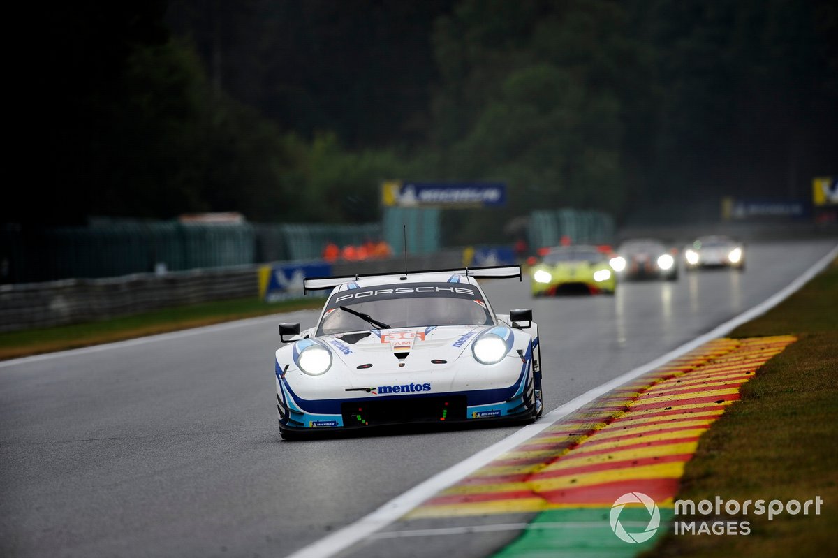 #56 Team Project 1 Porsche 911 RSR: Egidio Perfetti, Laurents Horr, Matteo Cairoli
