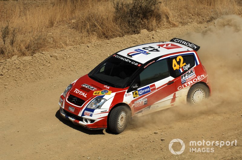 Nach Erfolgen in Frankreich steigt Ogier 2008 mit Unterstützung des nationalen Verbands mit einem Citroen C2 S1600 in der Junior-WM ein - und setzt gleich ein Ausrufezeichen. Bei seinem ersten Start fährt er bei der Rallye Mexiko auf Gesamtrang acht und gewinnt die Junior-Klasse.