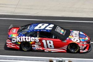 Kyle Busch, Joe Gibbs Racing, Toyota Camry Skittles Red White & Blue