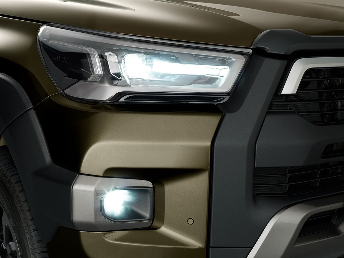 Toyota Hilux 8