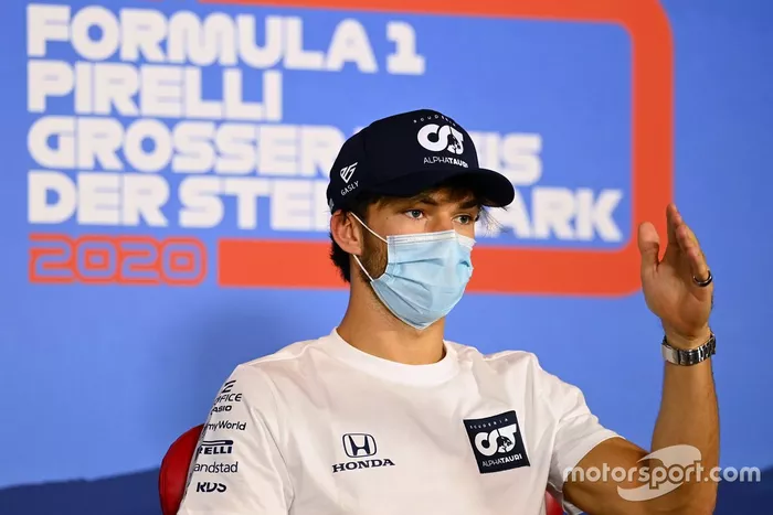 Pierre Gasly, AlphaTauri en la conferencia de prensa