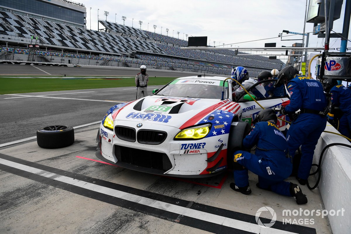 #96 Turner Motorsport BMW M6 GT3, GTD: Robby Foley III, Bill Auberlen pit stop.