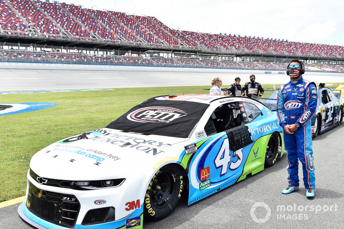Darrell Wallace, Richard Petty Motorsports, Chevrolet Camaro Victory Junction