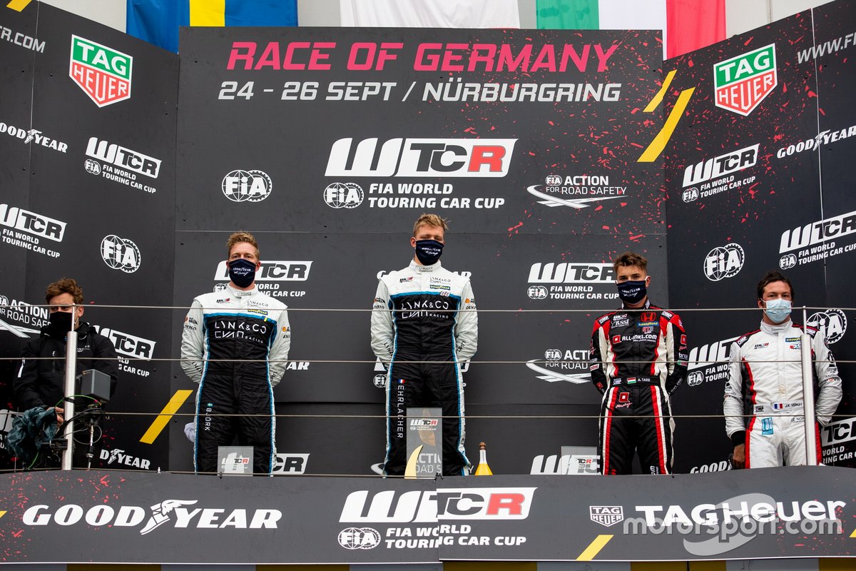 Podio: il vincitore della gara Yann Ehrlacher, Cyan Racing Lynk & Co 03 TCR, secondo posto Thed Björk, Cyan Performance Lynk & Co 03 TCR, terzo posto Attila Tassi, ALL-INKL.DE Münnich Motorsport Honda Civic TCR, Jean-Karl Vernay, Mulsanne Alfa Romeo Giulietta TCR