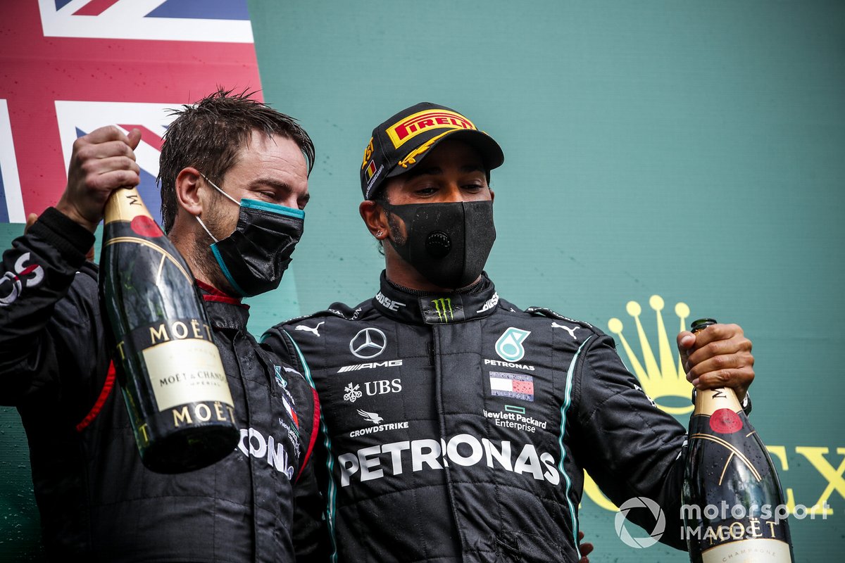 Podio: segundo lugar Valtteri Bottas, Mercedes-AMG F1, ganador Lewis Hamilton, Mercedes-AMG F1