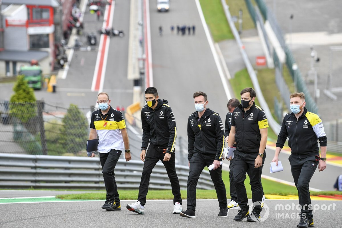 Esteban Ocon, Renault F1, recorre la pista de Spa