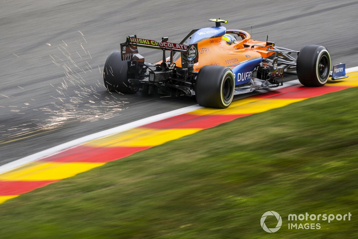 Lando Norris, McLaren MCL35 sacando chispas