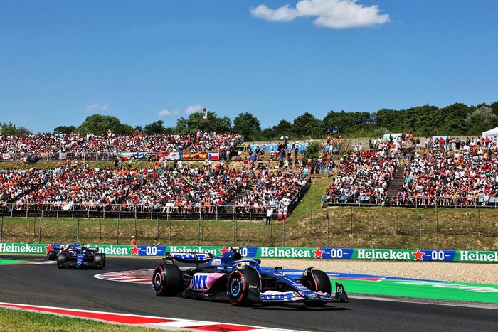 Pierre Gasly, Alpine A523, Esteban Ocon, Alpine A523
