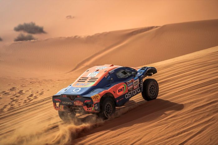 #222 Astara Team Astara: Laia Sanz, Maurizio Gerini