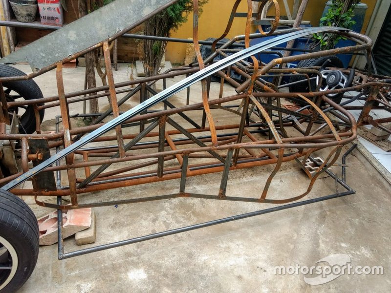Carro de Fórmula 1 feito por Manoel Luiz