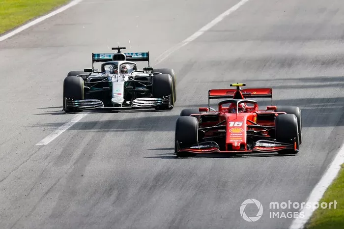 Batalha entre Leclerc e Hamilton