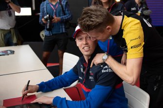 Daniil Kvyat, Toro Rosso, and Nico Hulkenberg, Renault F1 Team