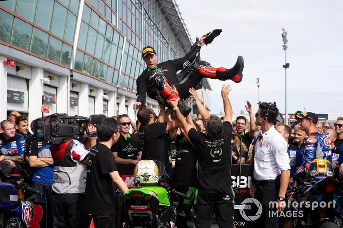Jonathan Rea, Kawasaki Racing Team festeggia il suo quinto titolo