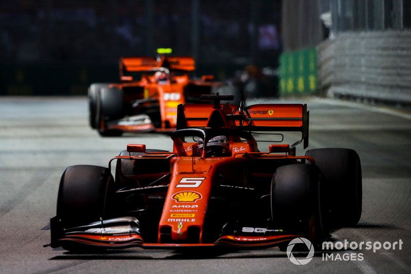 Sebastian Vettel, Ferrari SF90 precede Charles Leclerc, Ferrari SF90