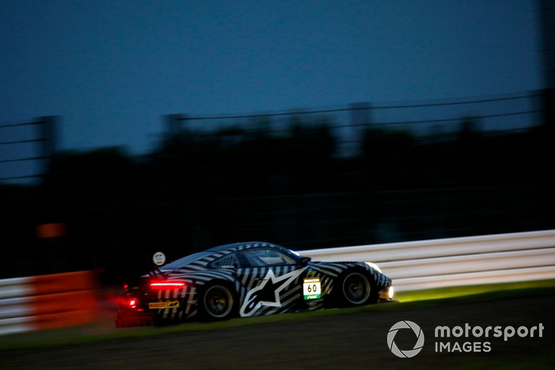 #60 LM Corsa Porsche 911 GT3 R: Juichi Wakisaka, Shigekazu Wakisaka, Kei Nakanishi