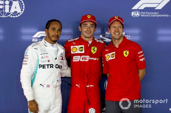 Lewis Hamilton, Mercedes AMG F1, Pole sitter Charles Leclerc, Ferrari e Sebastian Vettel, Ferrari al Parc Ferme 
