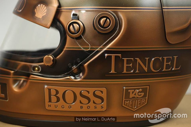 Casco de Ayrton Senna en bronce por Neimar Duarte