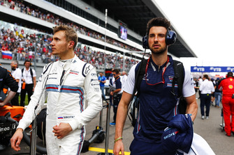 Sergey Sirotkin, Williams Racing, walks to the start line