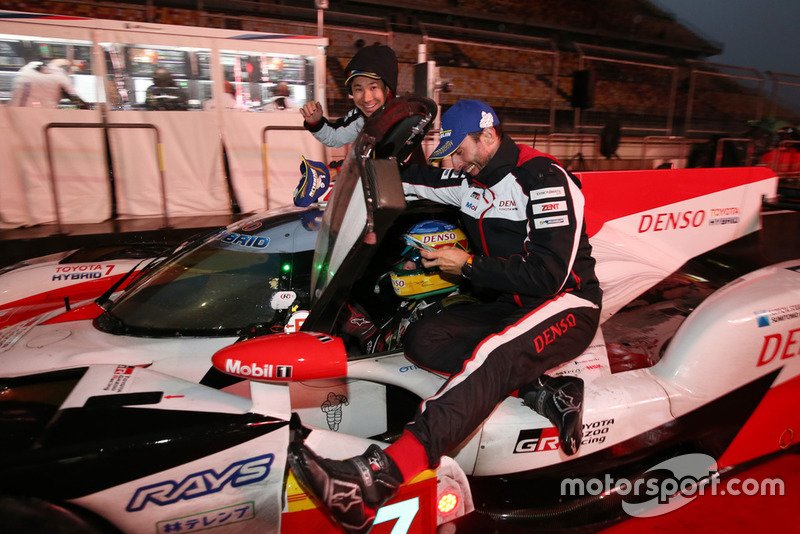 Ganadores #7 Toyota Gazoo Racing Toyota TS050: Mike Conway, Kamui Kobayashi, Jose Maria Lopez