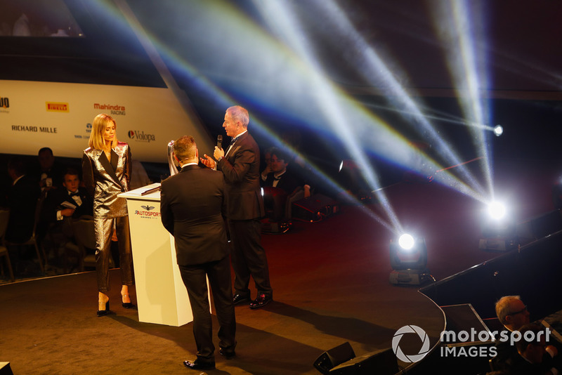 Martin Brundle, Gregor Grant Award, Mika Hakkinen