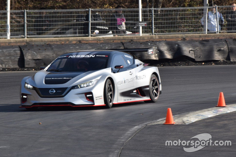 Nissan LEAF NISMO RC