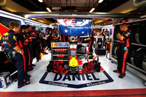 Daniel Ricciardo, Red Bull Racing RB14, se prépare pour son dernier GP avec son équipe
