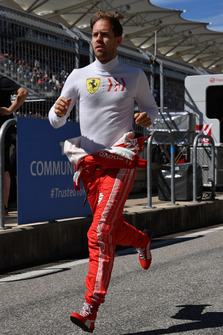 Sebastian Vettel, Ferrari, corre