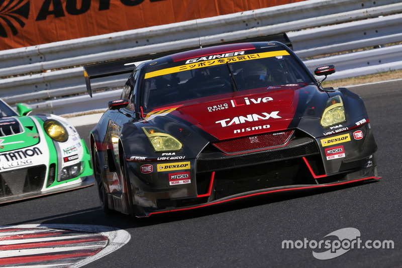 #11 GAINER TANAX GT-R