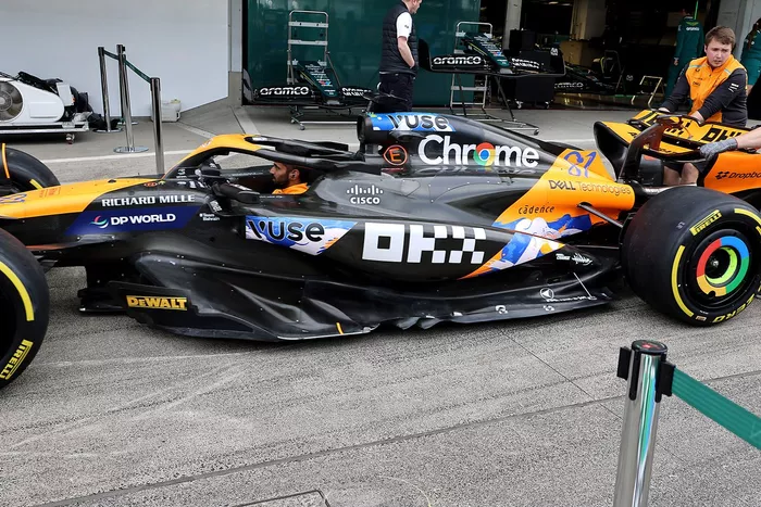 Détail latéral McLaren MCL38