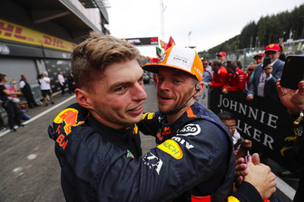 Max Verstappen, Red Bull Racing, viert de derde plaats in parc ferme