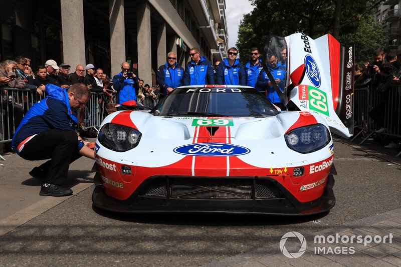 #69 Ford Chip Ganassi Racing Ford GT
