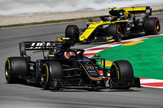Kevin Magnussen, Haas F1 Team VF-19, Nico Hulkenberg, Renault R.S. 19