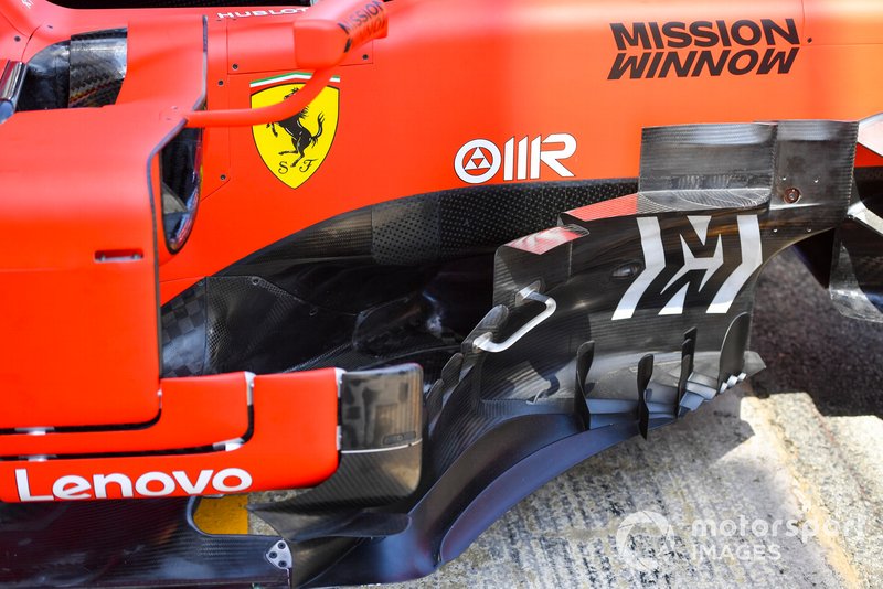 Ferrari SF90 piso delantero