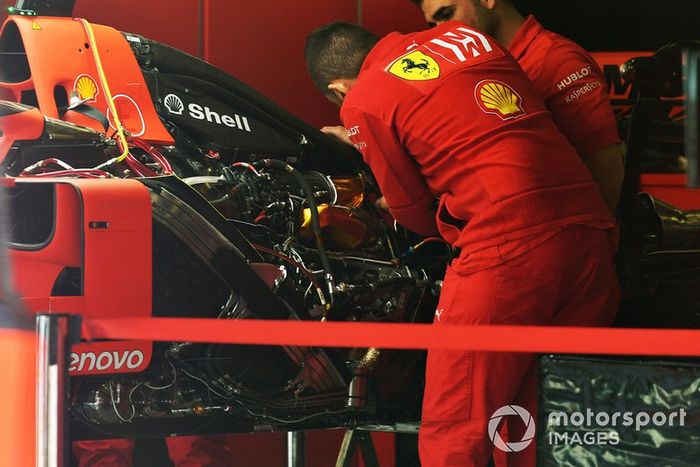 Bahía del motor Ferrari SF90