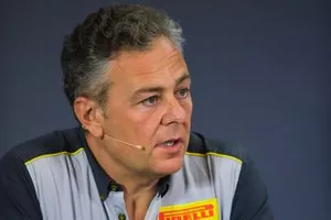 Mario Isola, directeur de la compétition de Pirelli Motorsport lors de la conférence de presse pour les nouveaux pneus de F2