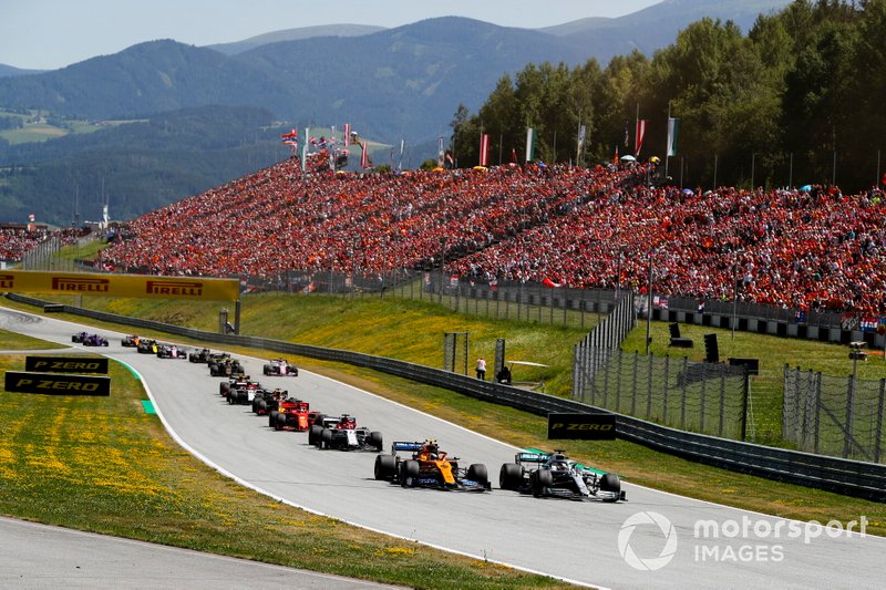 Льюис Хэмилтон, Mercedes AMG F1 W10, Ландо Норрис, McLaren MCL34, Кими Райкконен, Alfa Romeo Racing C38, Себастьян Феттель, Ferrari SF90, и Макс Ферстаппен, Red Bull Racing RB15