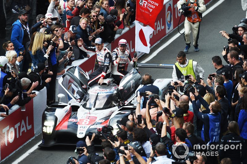 Vainqueurs : #8 Toyota Gazoo Racing Toyota TS050: Sébastien Buemi, Kazuki Nakajima, Fernando Alonso