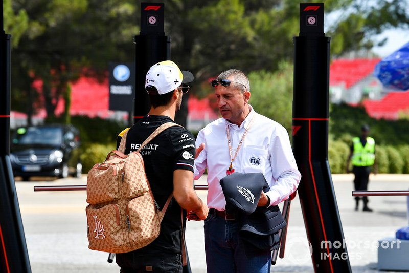 Daniel Ricciardo, Renault F1 Team, Yannick Dalmas
