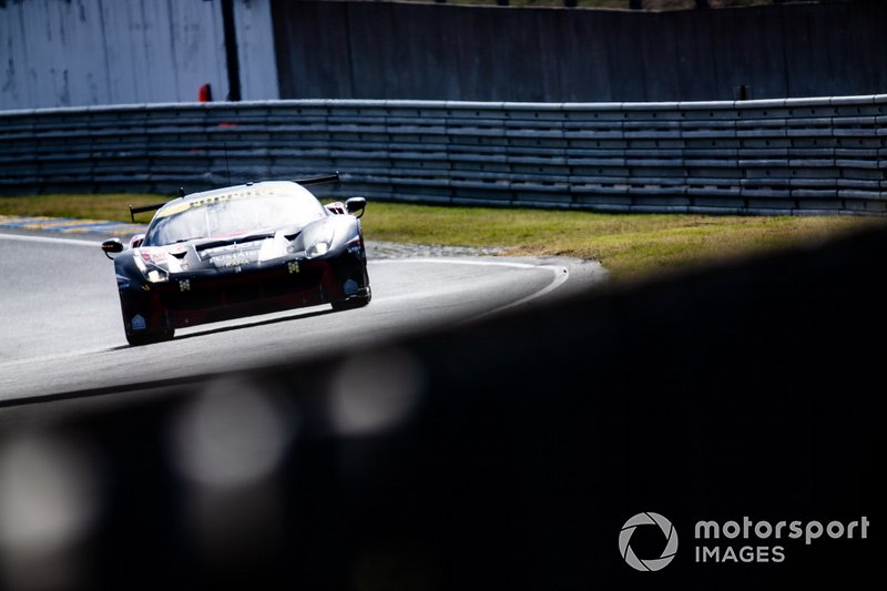 #61 Clearwater Racing, Ferrari 488 GTE: Matt Griffin, Matteo Cressoni, Luis Perez Companc