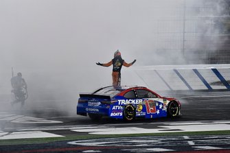 Martin Truex Jr., Joe Gibbs Racing, Toyota Camry Bass Pro Shops / TRACKER ATVs & Boats / USO wins