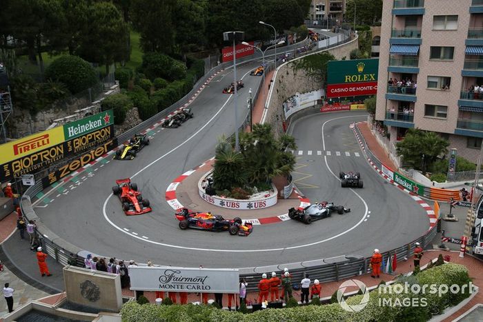 Lewis Hamilton, Mercedes AMG F1 W10, Valtteri Bottas, Mercedes AMG W10, Max Verstappen, Red Bull Racing RB15, Sebastian Vettel, Ferrari SF90, y Daniel Ricciardo, Renault R.S.19