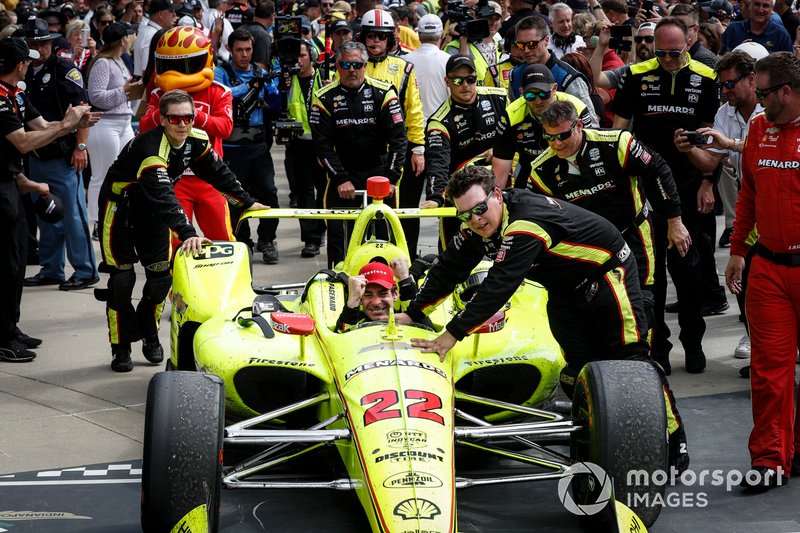 Simon Pagenaud, Team Penske Chevrolet, Victory Lane