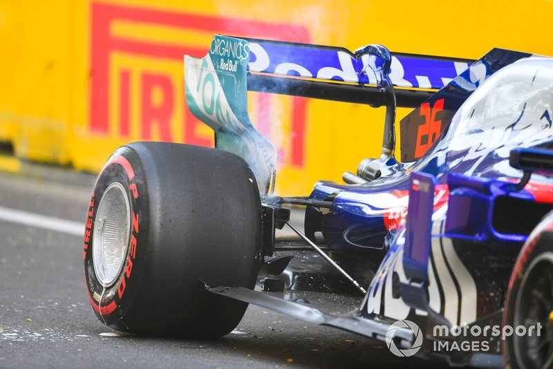 Daniil Kvyat, Toro Rosso después de chocar en la PL2