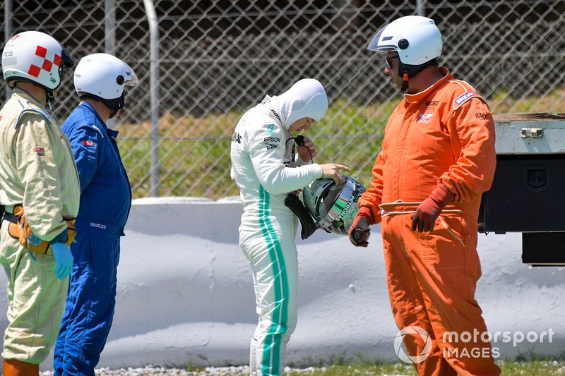 После вылета в гравий: Никита Мазепин, Mercedes AMG F1