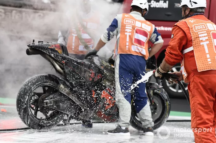Crash at turn 2