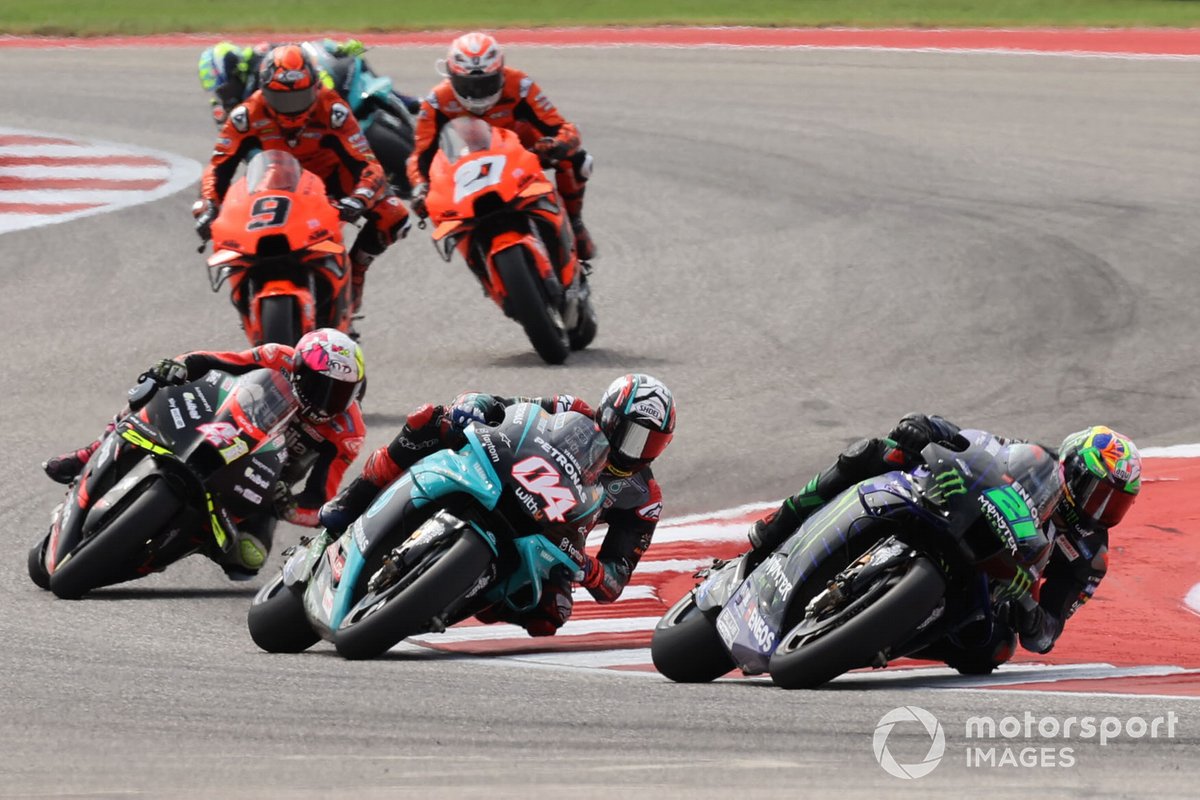 Franco Morbidelli devant Andrea Dovizioso
