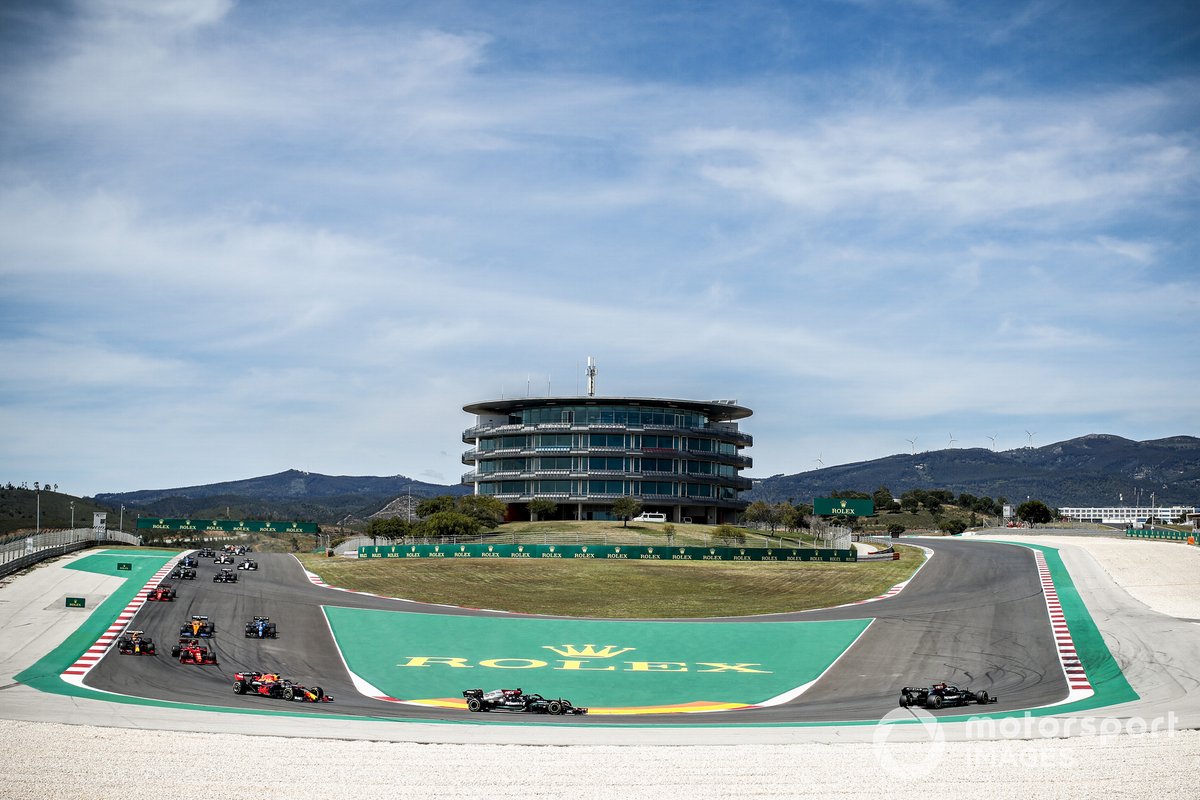 Valtteri Bottas, Mercedes W12, Lewis Hamilton, Mercedes W12, Max Verstappen, Red Bull Racing RB16B, Carlos Sainz Jr., Ferrari SF21